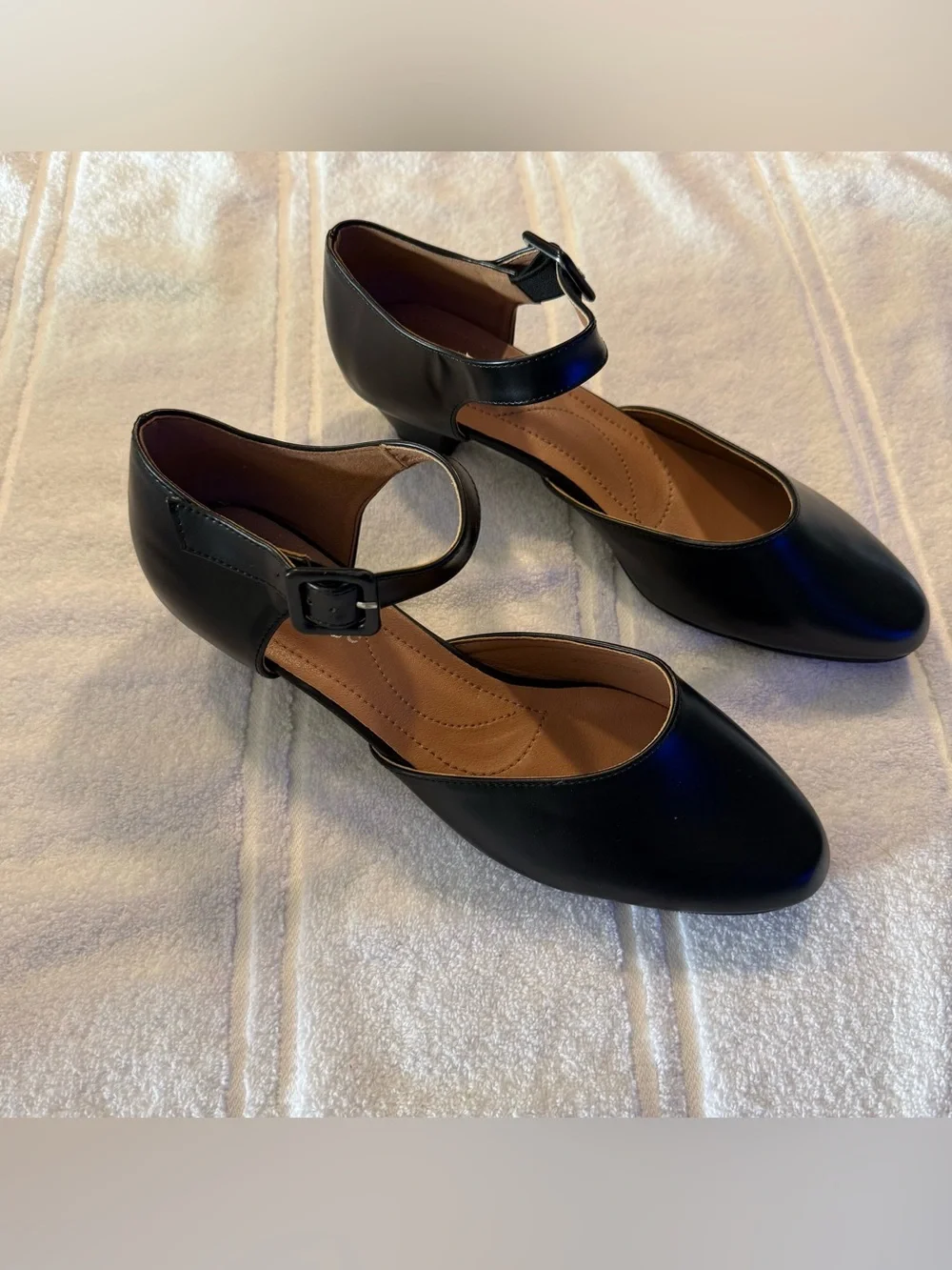 Enelauge Black Closed Toe Chunky Mary Jane Heels Size 11
